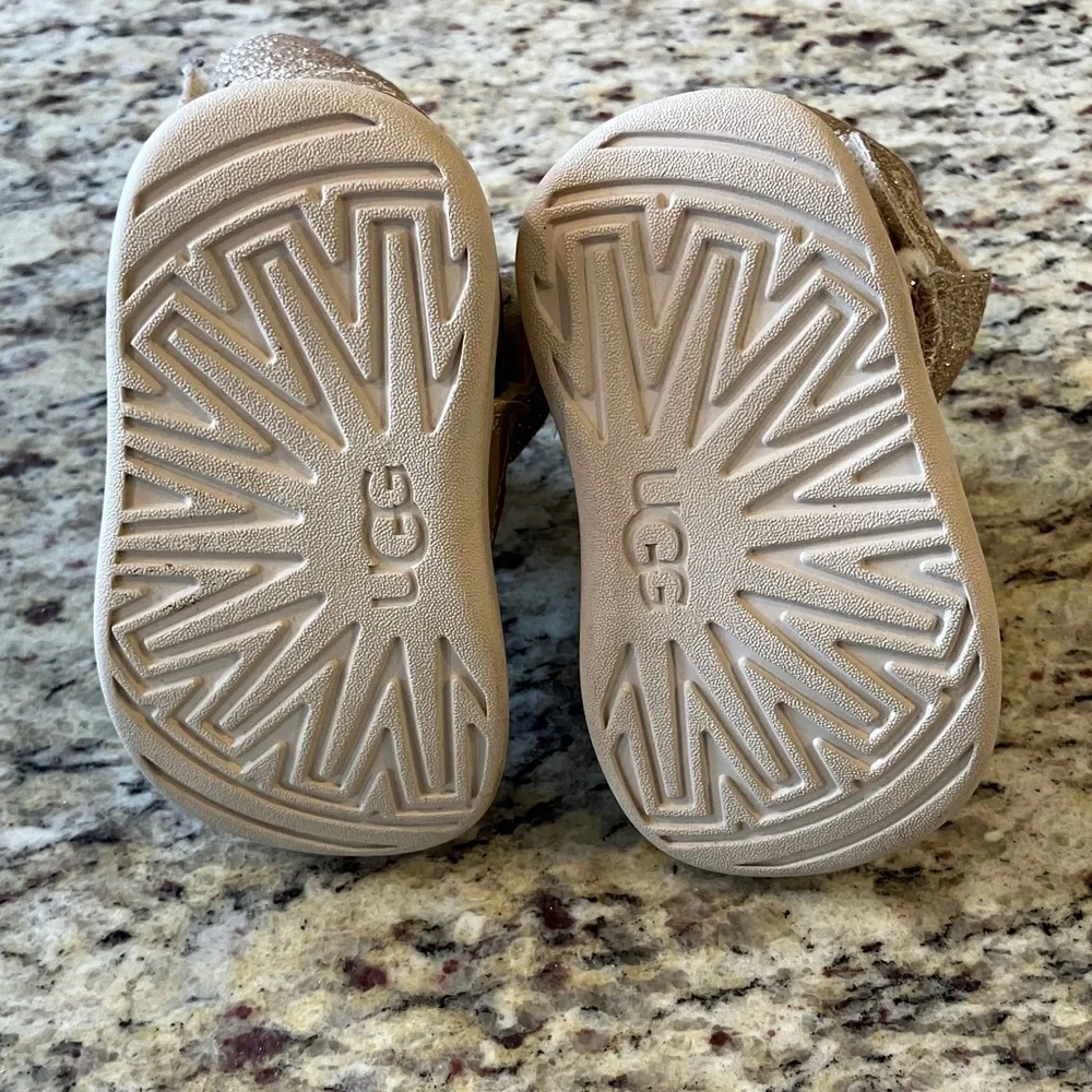 UGG Toddler Girls Gold Glitter Boots Size 2 Shearling Lined Velcro Closure